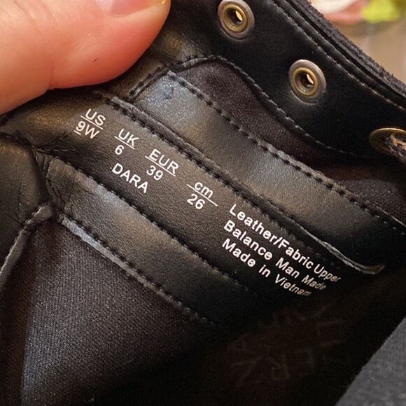 Naturalizer Dara Suede Canvas Lug Sole Ankle Combat Boots Black Sz 9W - Picture 10 of 14